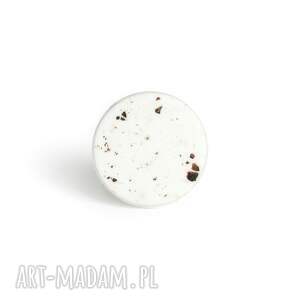 regulowany okrągły pierścionek z pieprzem, minimalistyczny