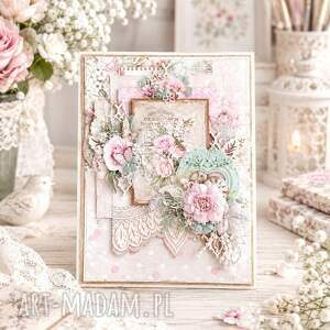 Ręcznie robiony album scrapbookingowy na zdjęcia i wspomnienia