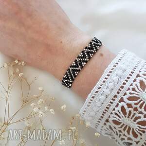 płaska bransoletka we wzory czarno srebrna koraliki ze szkła, biżuteria handmade