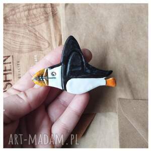 maskonur lecący broszka ceramika pingwin