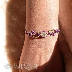 mroczny ogród cytryn w makramie bransoletka pleciona złoto różowa makramowa