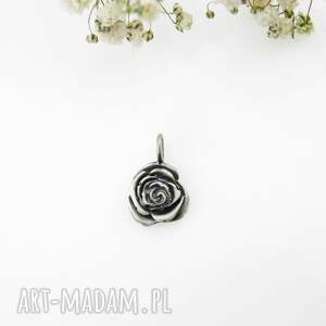 venus galeria zawieszka srebrna - oksydowana róża mała, wisiorek iżuteria
