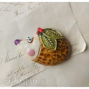 handmade broszki jeżyk z listkiem