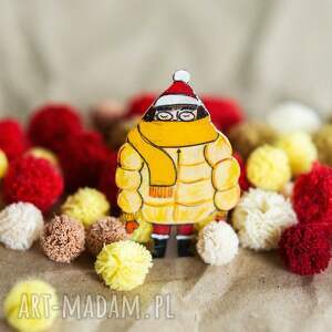 pomysł na upominek na święta Zabawna broszka z Aśką w zimowej kurtce