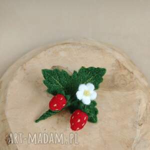 filcowana truskawki, broszka owocowa