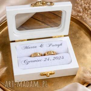 białe pudełko na obrączki z okienkiem - personalizowane, drewniane, ślub