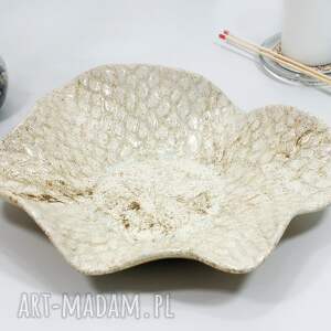 Ręcznie formowana duża misa ceramiczna na owoce, ceramika artystyczna