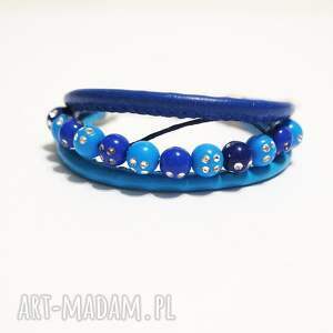 Niebieska bransoletka handmade z koralików i rzemieni