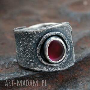 atelier4 granat - szeroki pierścionek, pierśconek z granatem