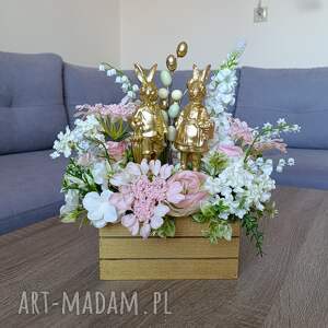 dekoracja wielkanocna z parą zajączków stroik na wielkanoc, stroiki