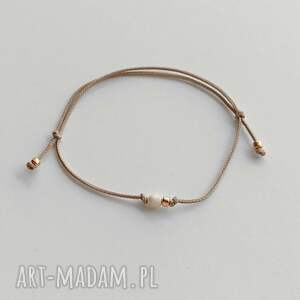 OKRĄG bransoletka beżowa z koralików szklanych i sznurka - handmade Katarzyna Kaminska