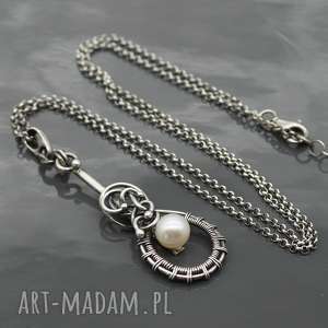 handmade wisiorki srebrny wisiorek z naturalna perłą