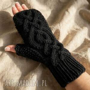 Czarne mitenki merino z celtyckim wzorem handmade