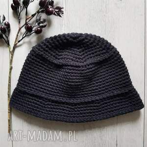 handmade kapelusze czarny kapelusz w stylu bucket, robiony szydełkiem