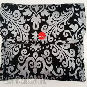 Intymne etui na tampony, podpaski, na tamony, dla kobiety, dziewczyny, niezbędny gadżet, do torebki