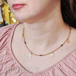 naszyjnik z kamieniami lolitu i zawieszkami, drobne kamienie, złote