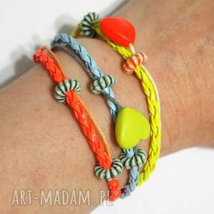 Prezent - Neonowa karuzela, serce rzemienie, bransoletka