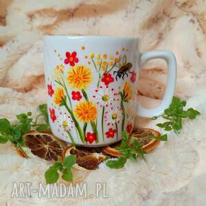 kubki pszczółka na łące kwietnej ręcznie malowany kubek 270 ml, malowana