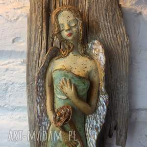 anioł na desce, ceramika artystyczna