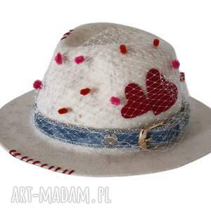 kapelusz serce woalka, prezent na święta