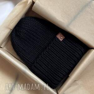 Wełniana czapka handmade z bardzo szerokim wywinięciem - kolor czarny
