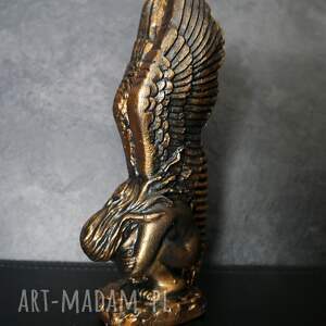 dekoracje rzeźba z gipsu, skrzydlaty anioł, ogniste złoto, wys 16,5 cm