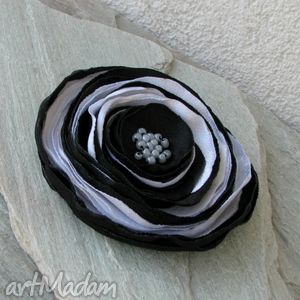 albadesign czerń i biel, broszka, biała, czarna kwiat dodatki, moda