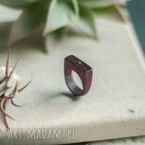 drewniany pierścionek z zielonym awenturynem, drewniana biżuteria, amarant