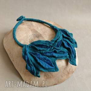 w morskiej zieleni - naszyjnik filcowany - filcowany naszyjnik, szmaragdowy
