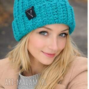 Ciepła czapka robiona na szydełku z wełny i akrylu, dziergana
