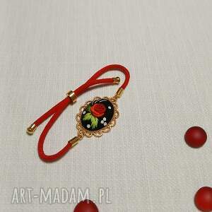 krainahafturecznego ręcznie haftowana bransoletka fluffy na filcu stylowo, boho