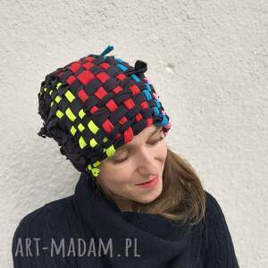 Unikatowa wytkana ręcznie na krośnie - kolorowa czapka