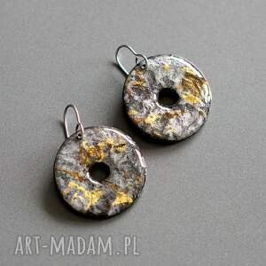 oryginalne kolczyki z masy papierowej, nowoczesna biżuteria, biżuteria