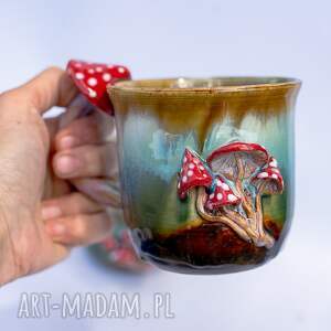 Duży kubek z muchomorem handmade - leśne poszycie, ok. 490 ml (brązowy rant)