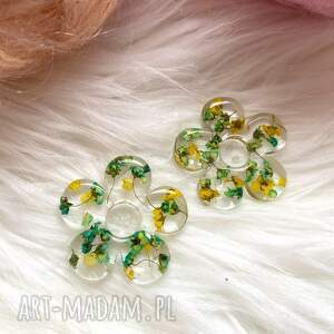 Prezent Wyjątkowe guziki z żywicy z suszonymi kwiatami - zestaw