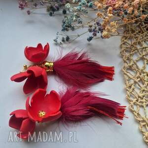 Kolczyki lekkie czerwone kwiaty i pióra rękodzieło Bigiel