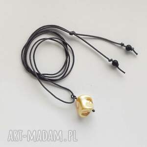 okrąg wisiorek, srebro, sznurek, perła