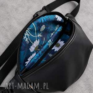 Czarna nerka z ekoskóry w margaretki handmade