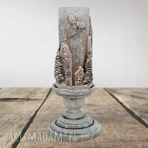 świecznik z zimowym miasteczkiem ostrokrzew rustykalne dekoracje ozdoby