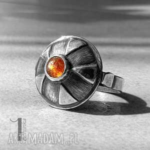 lamuse ii - srebrny pierścionek z kamieniem słonecznym