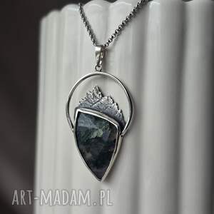 Srebrny wisior z górami i agatem mszystym, biżuteria, górska