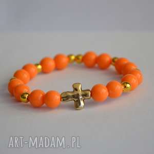 elegancka bransoletka z pomarańczowych korali ze złotym krzyżem, modna, nowość