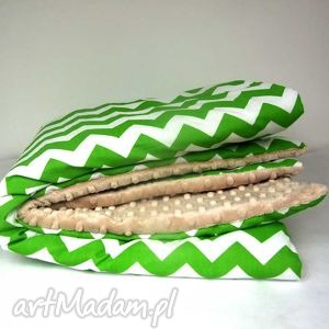 handmade dla dziecka kocyk minky zielony zygzak i beż