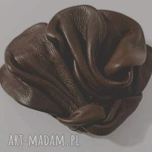 broszka ze skóry, prezenty dla mamy i babci, zapinki, kobiet, prezent