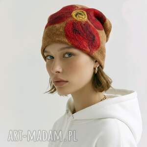 Ruda filcowana czapka wełniana w kwiaty handmade