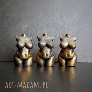 dekoracje trzy małe kobietki wysokie na ok 4,6 cm zestaw 3, rzeźba kobieca