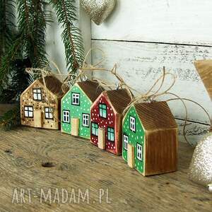 4 drewniane kolorowe domki - zawieszki, dekoracje