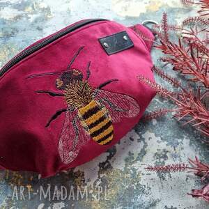 nerka haftowana pszczółka na welurze, pojemna torebki