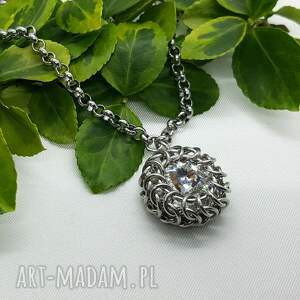 medalion chainmaille z kryształem swarovskiego, naszyjnik długi, łańcuch