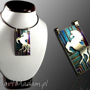 handmade wisiorki wild horse